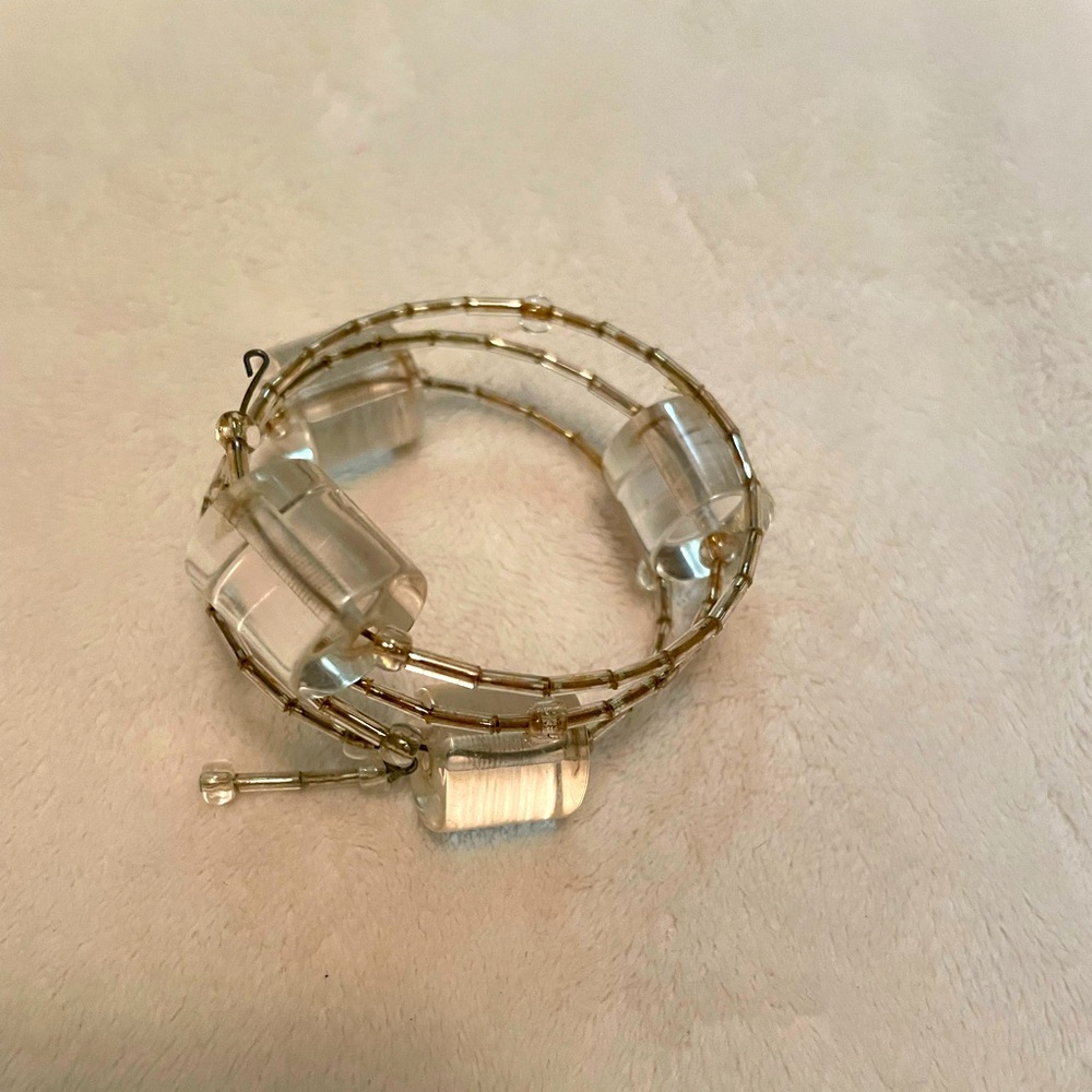 Beautiful and unique handmade bracelet. Made in Montreal